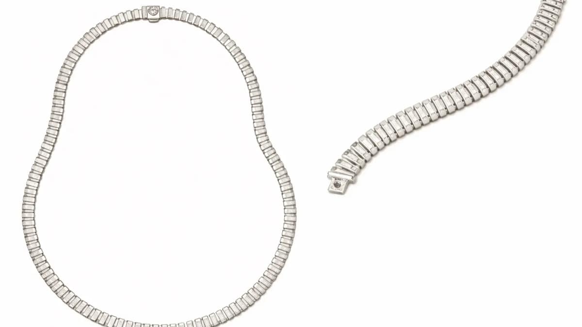 DEMI-PARURE